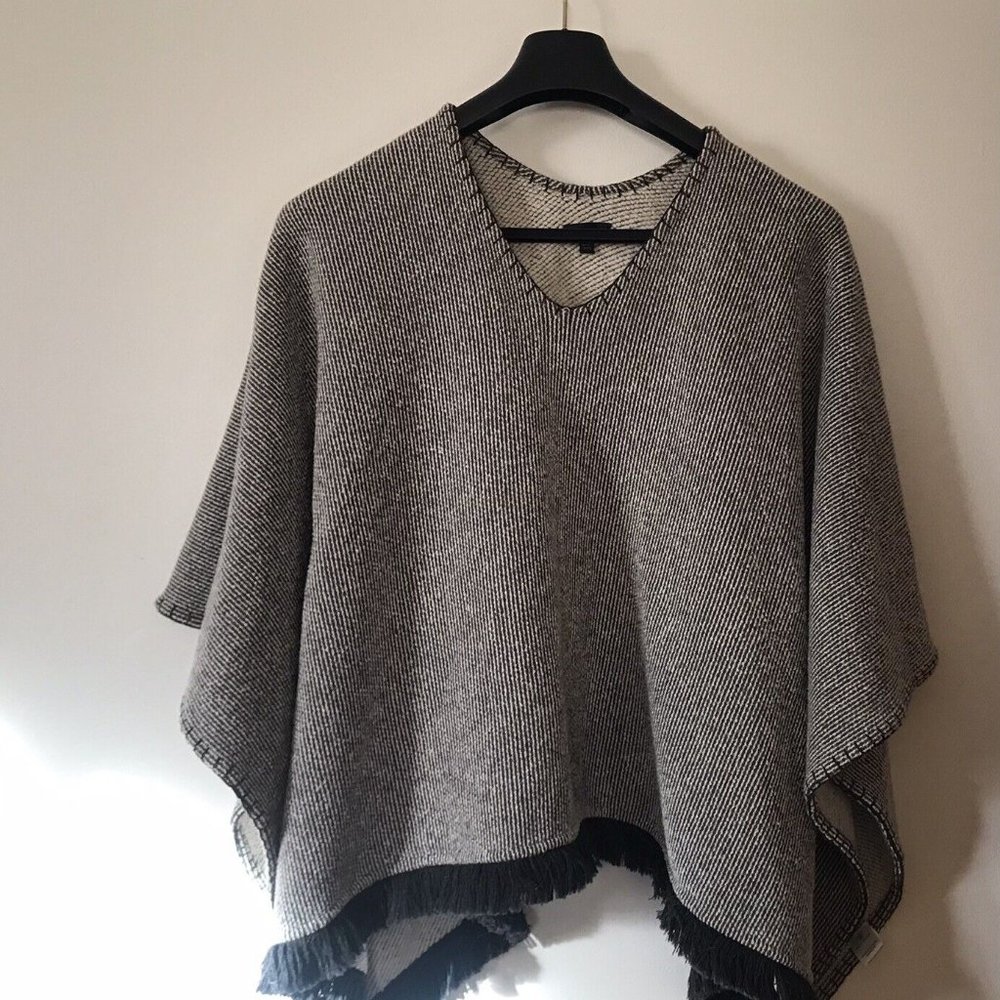 ATM Anthony Thomas Melilo Sweater Poncho Fringe Trim Excellent Condition